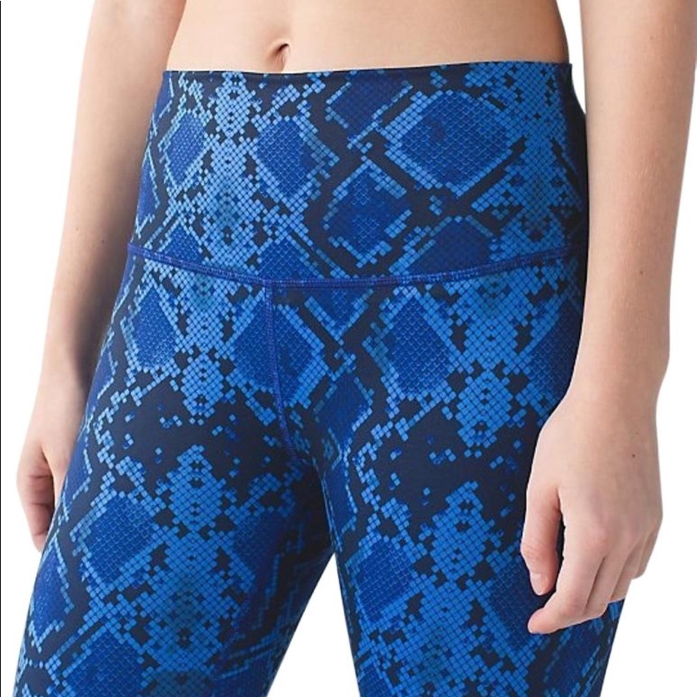 Lululemon pants snake print blue size 4 yoga